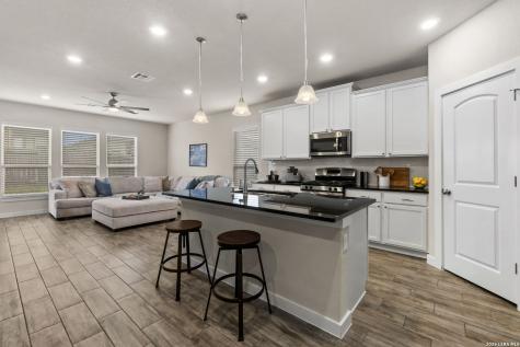 6211 Fox Peak Drive San Antonio TX 78247