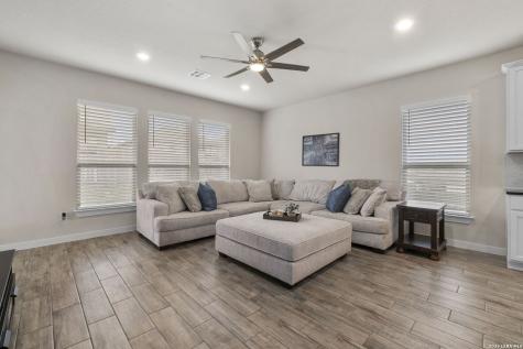 6211 Fox Peak Drive San Antonio TX 78247