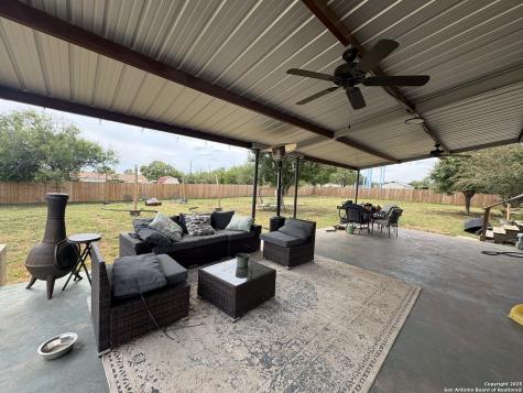 345 County Road 5634 Castroville TX 78009