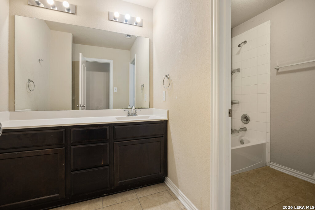 8822 Falcon Park Converse TX 78109