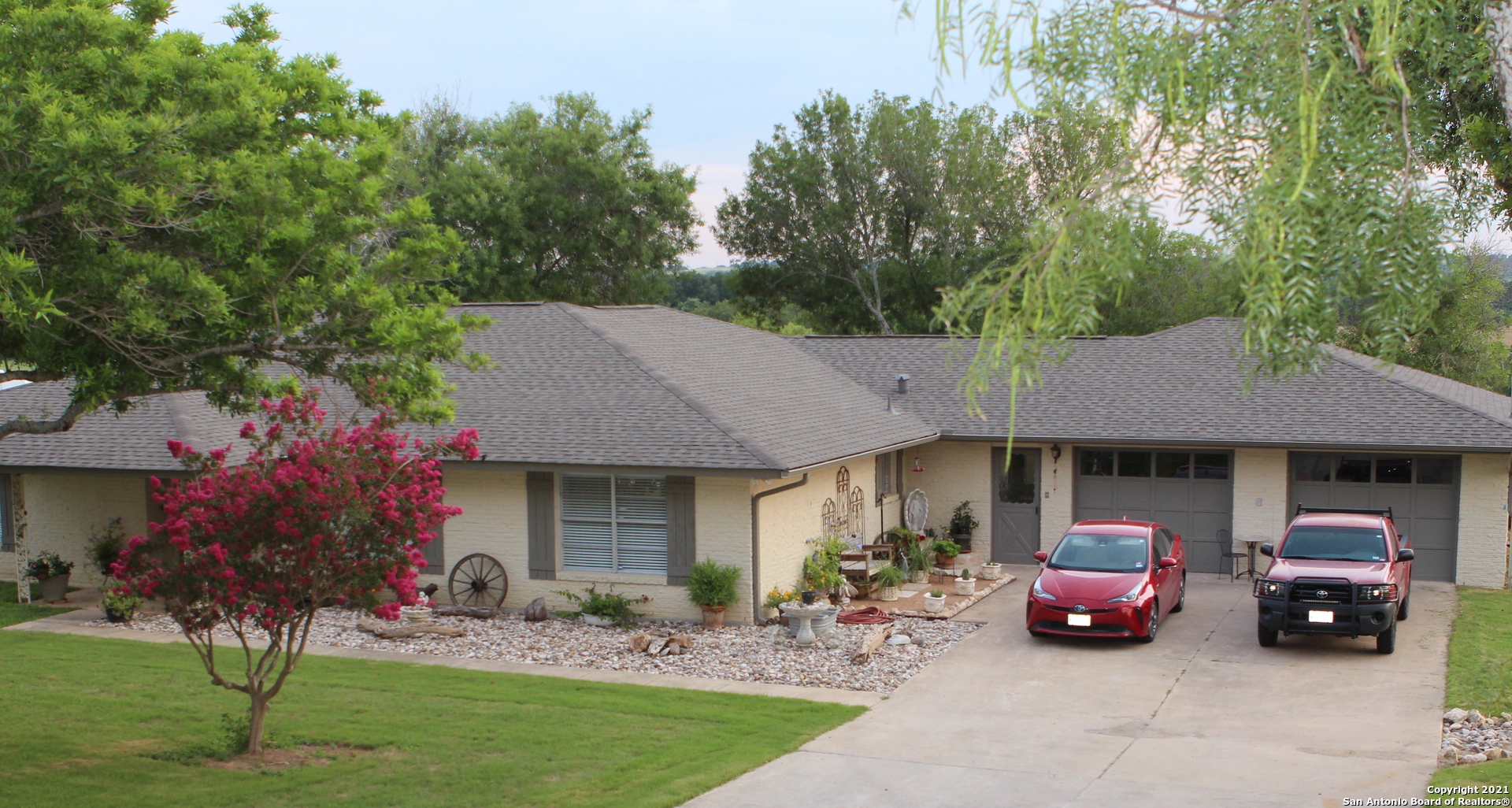 1275 Fm 471 N Castroville TX 78009