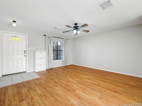 1214 Crossing Oaks San Antonio TX 78253