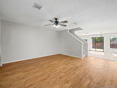 1214 Crossing Oaks San Antonio TX 78253