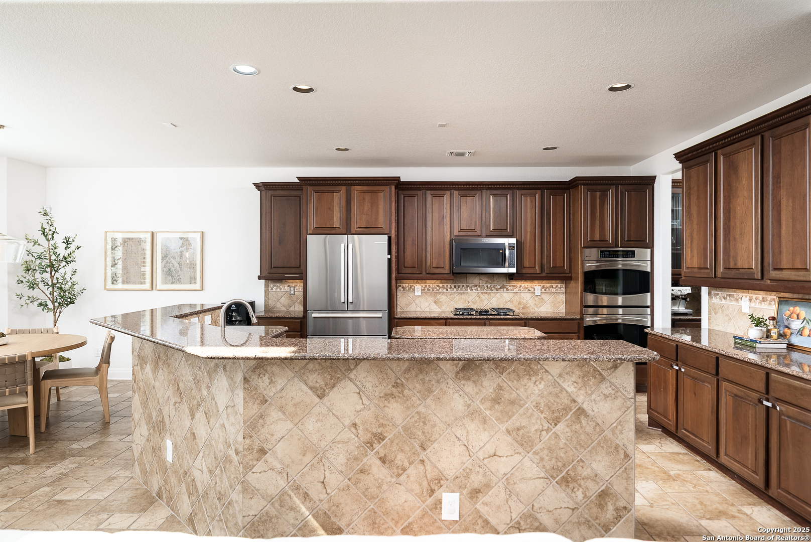 24806 Ellesmere San Antonio TX 78257
