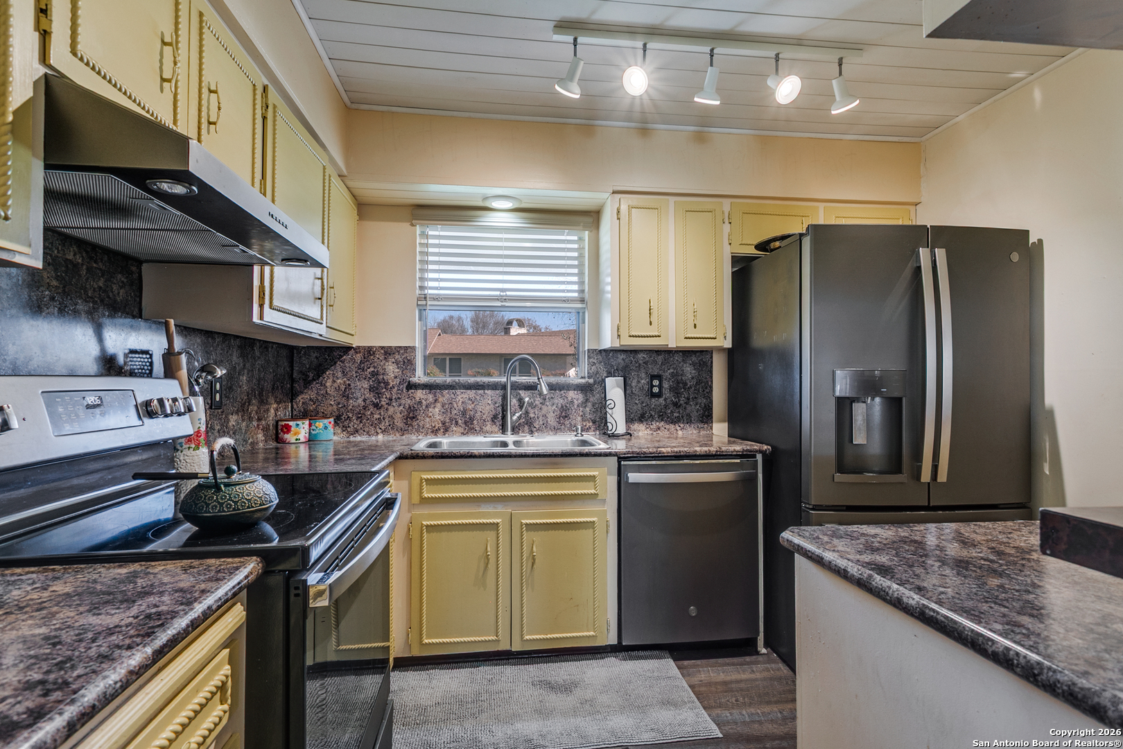 406 Amistad Boulevard Universal City TX 78148