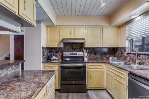 406 Amistad Boulevard Universal City TX 78148