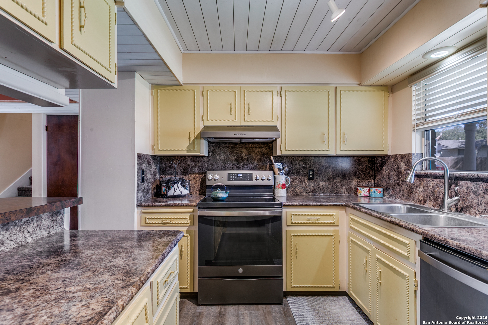 406 Amistad Boulevard Universal City TX 78148