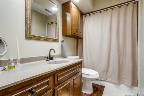406 Amistad Boulevard Universal City TX 78148
