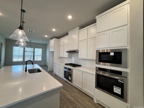 155 Pradera Ridge Drive Floresville TX 78114