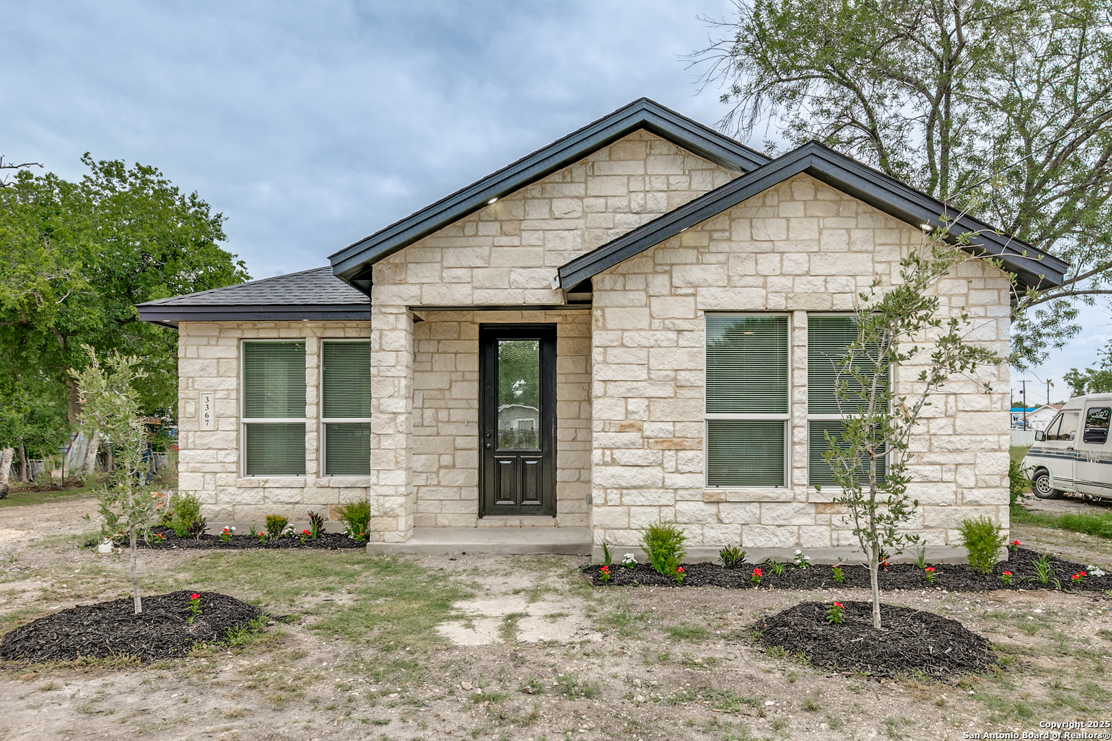 3367 Roland San Antonio TX 78210