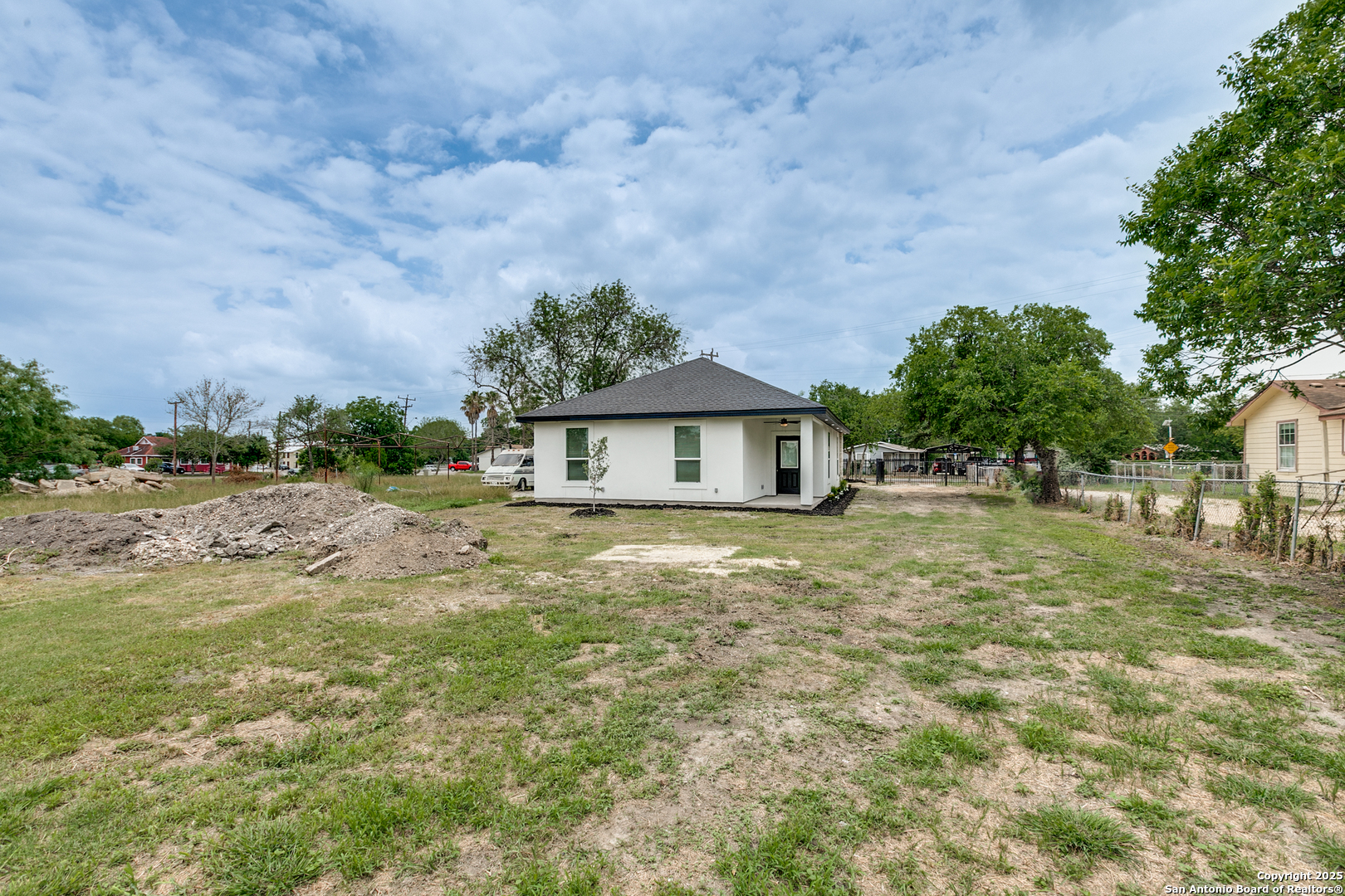 3367 Roland San Antonio TX 78210