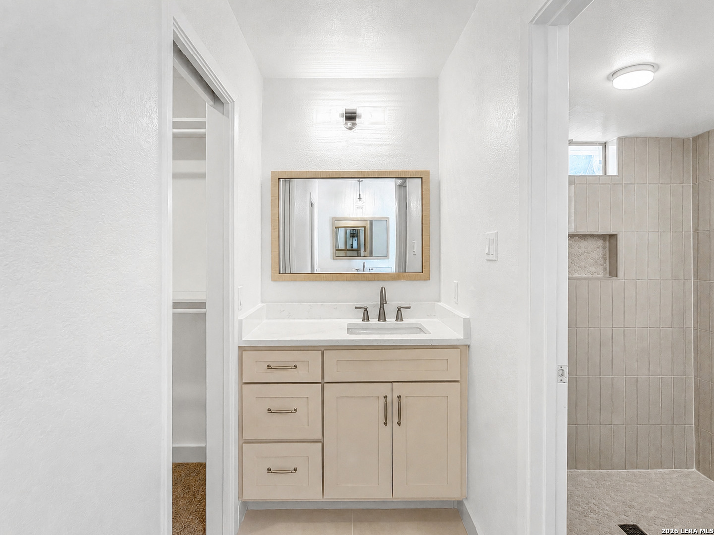 9113 Bonny Brook Windcrest TX 78239