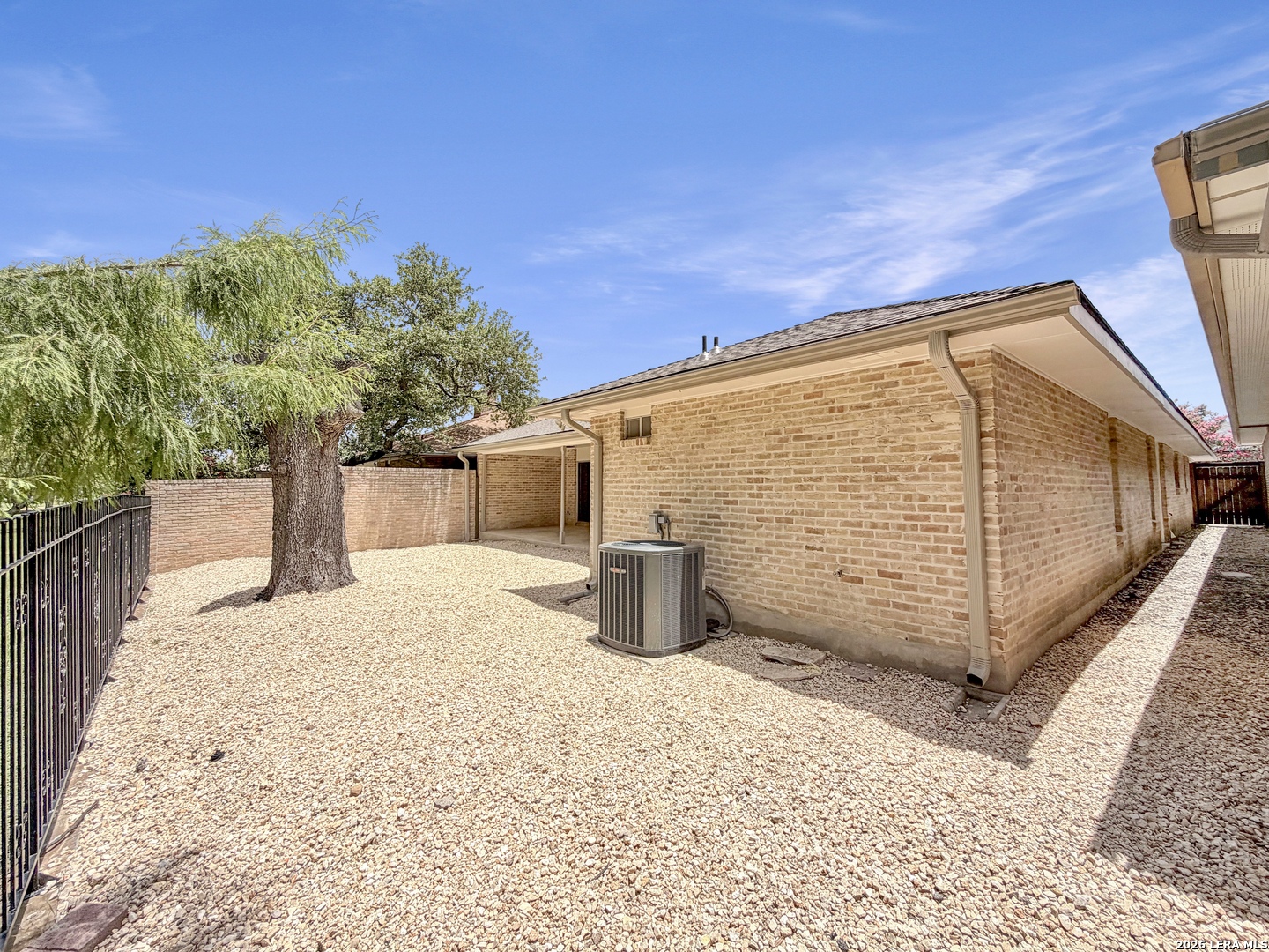 9113 Bonny Brook Windcrest TX 78239
