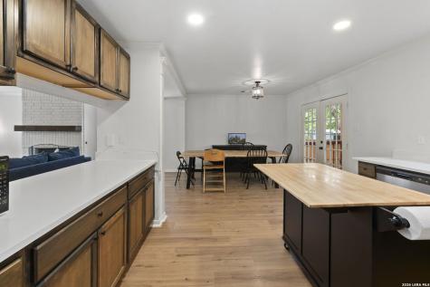 8015 Chestnut Bluff Drive Converse TX 78109