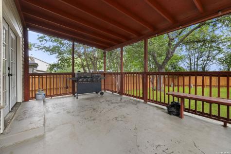 8015 Chestnut Bluff Drive Converse TX 78109