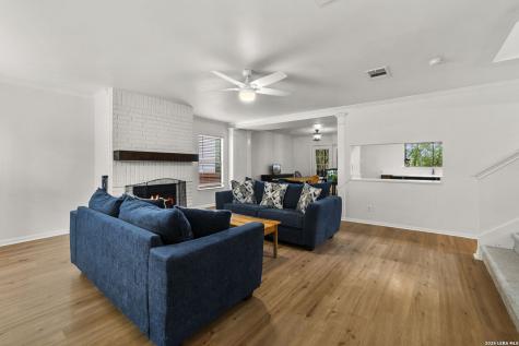 8015 Chestnut Bluff Drive Converse TX 78109