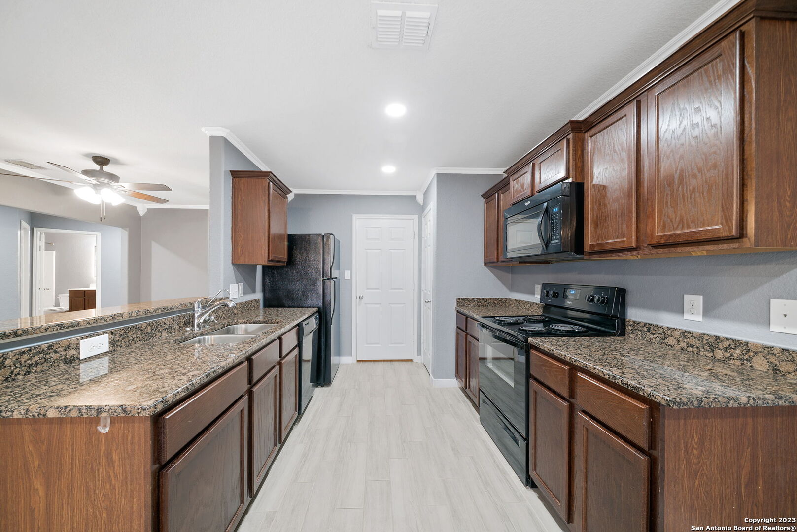 6643 Luckey Tree San Antonio TX 78252