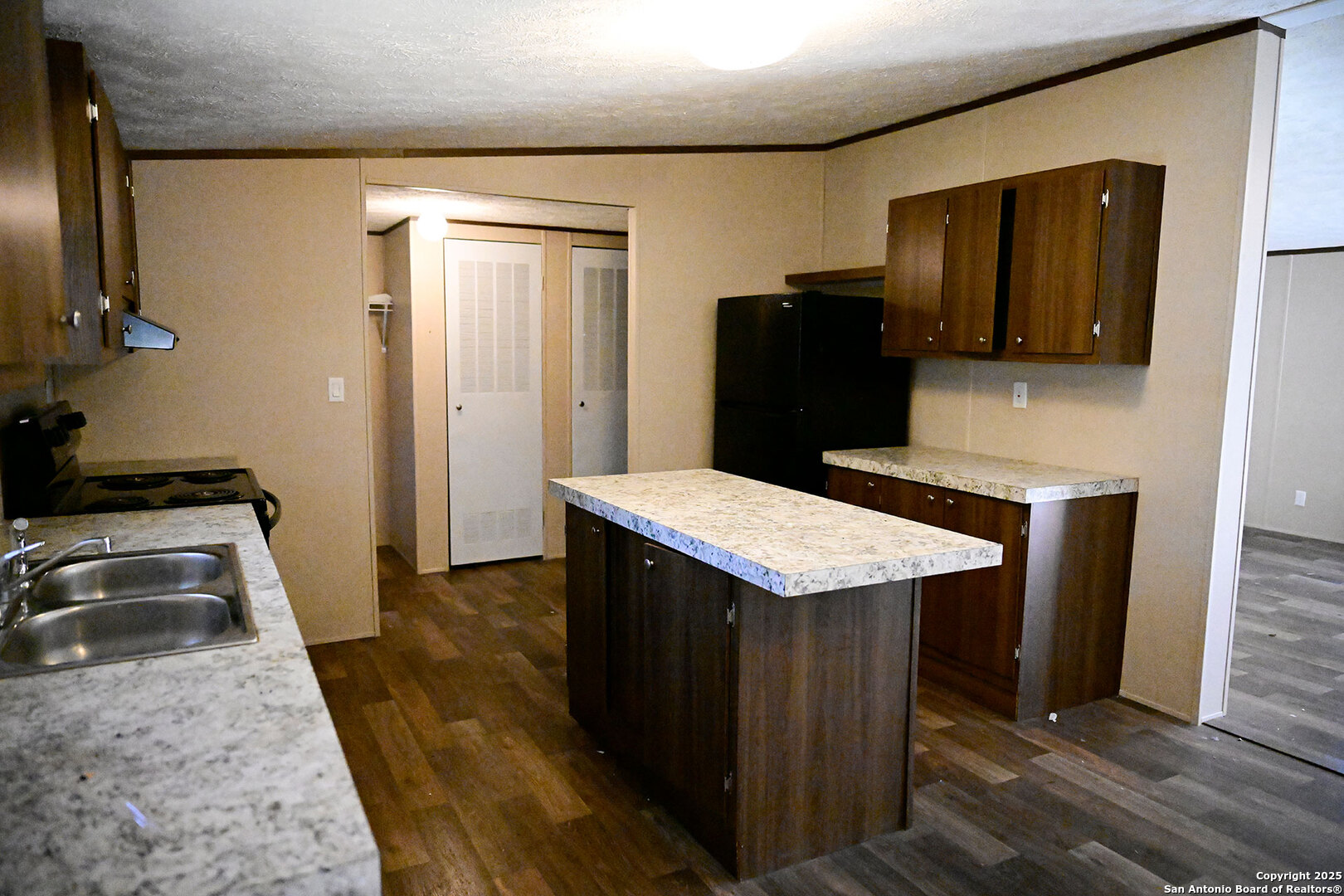 909 Pine Eagle Lane San Antonio TX 78260