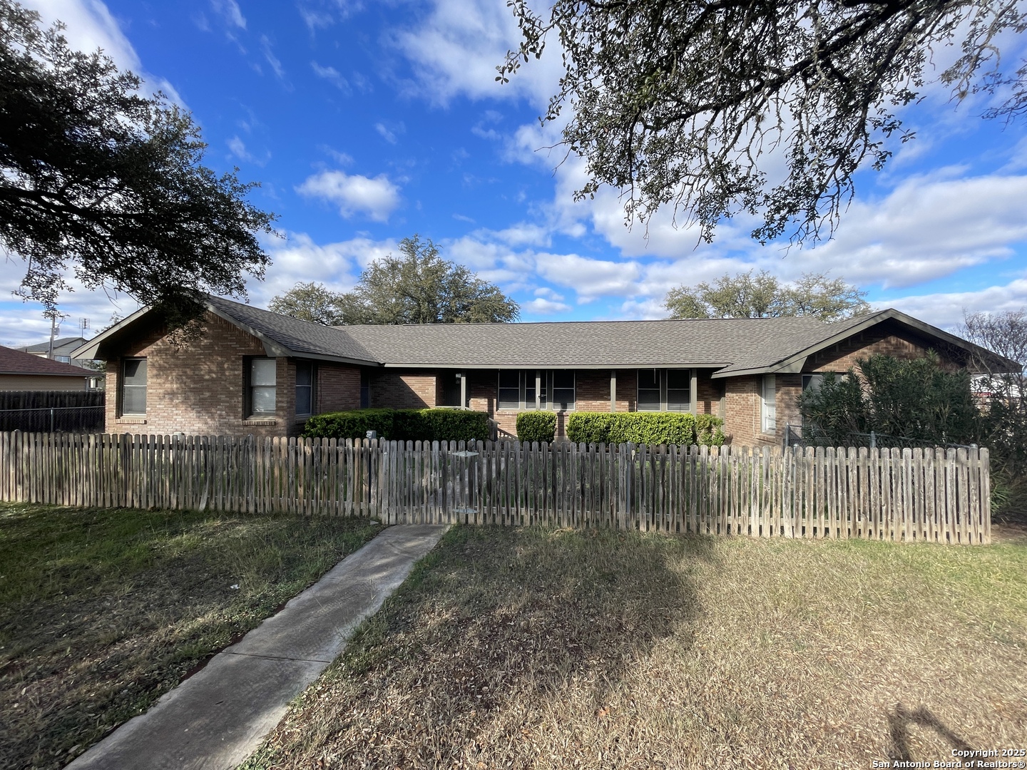506 30th Street Hondo TX 78861