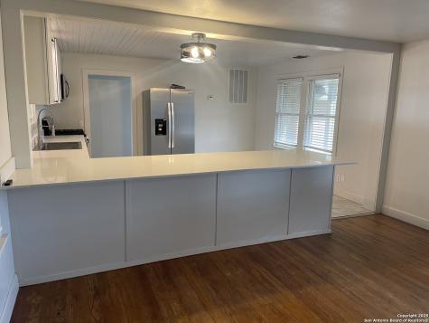 506 30th Street Hondo TX 78861