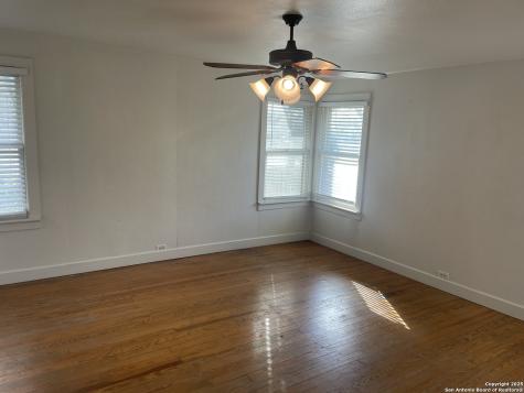 506 30th Street Hondo TX 78861