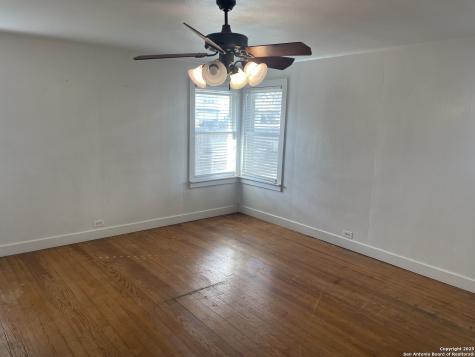 506 30th Street Hondo TX 78861