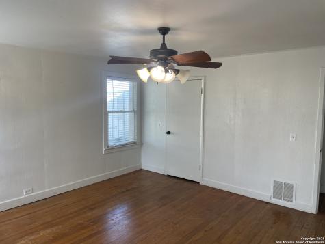 506 30th Street Hondo TX 78861