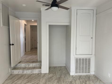 506 30th Street Hondo TX 78861