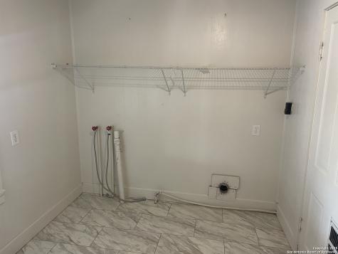 506 30th Street Hondo TX 78861
