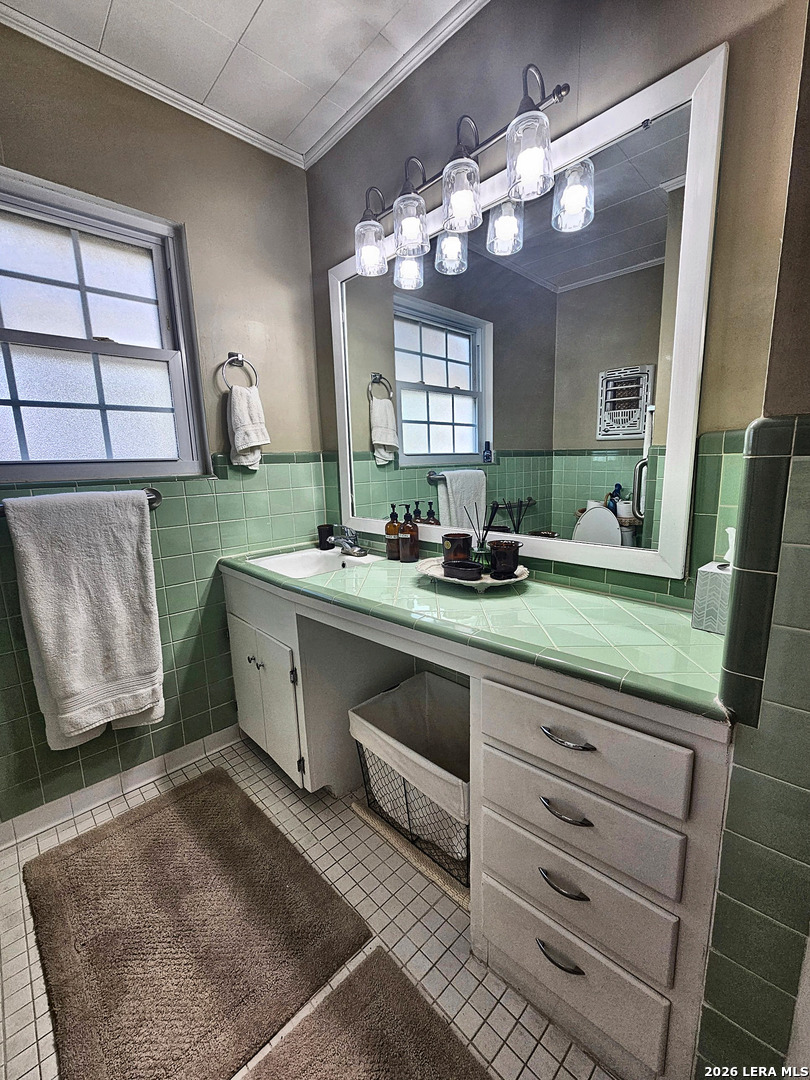 136 Rilla Vista Drive San Antonio TX 78216