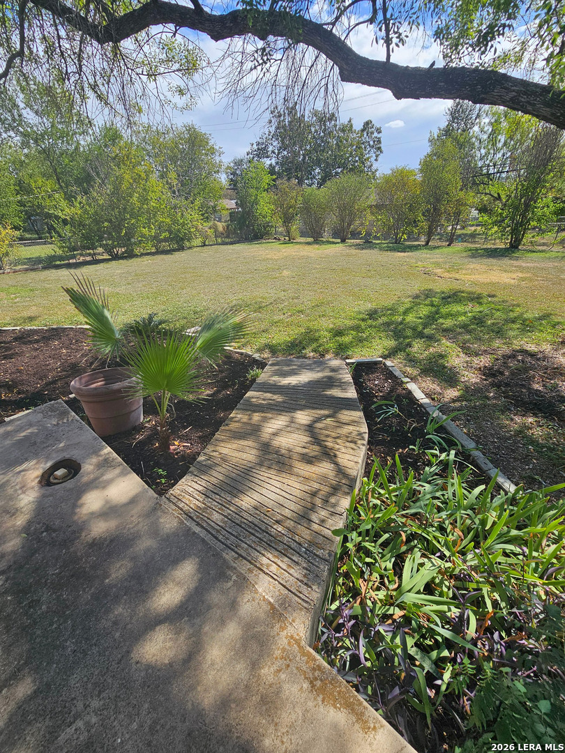 136 Rilla Vista Drive San Antonio TX 78216