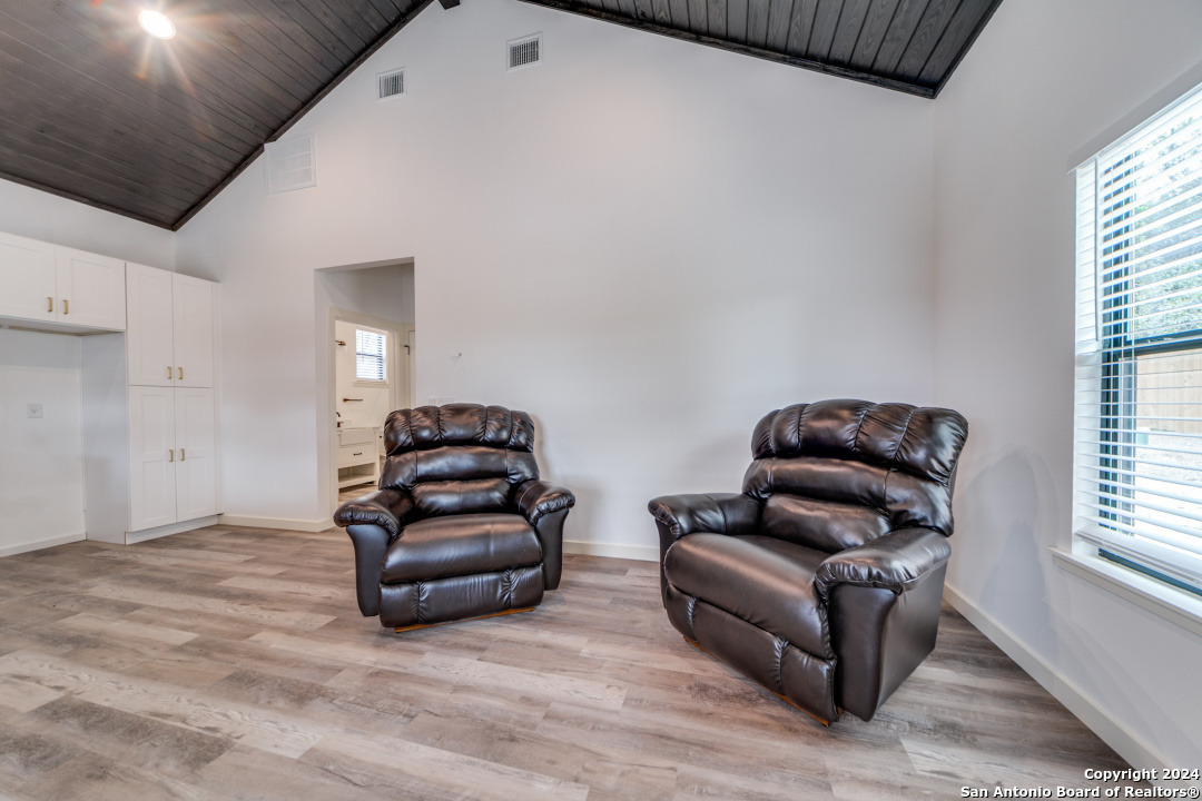 6401 Whartons Dock Bandera TX 78003
