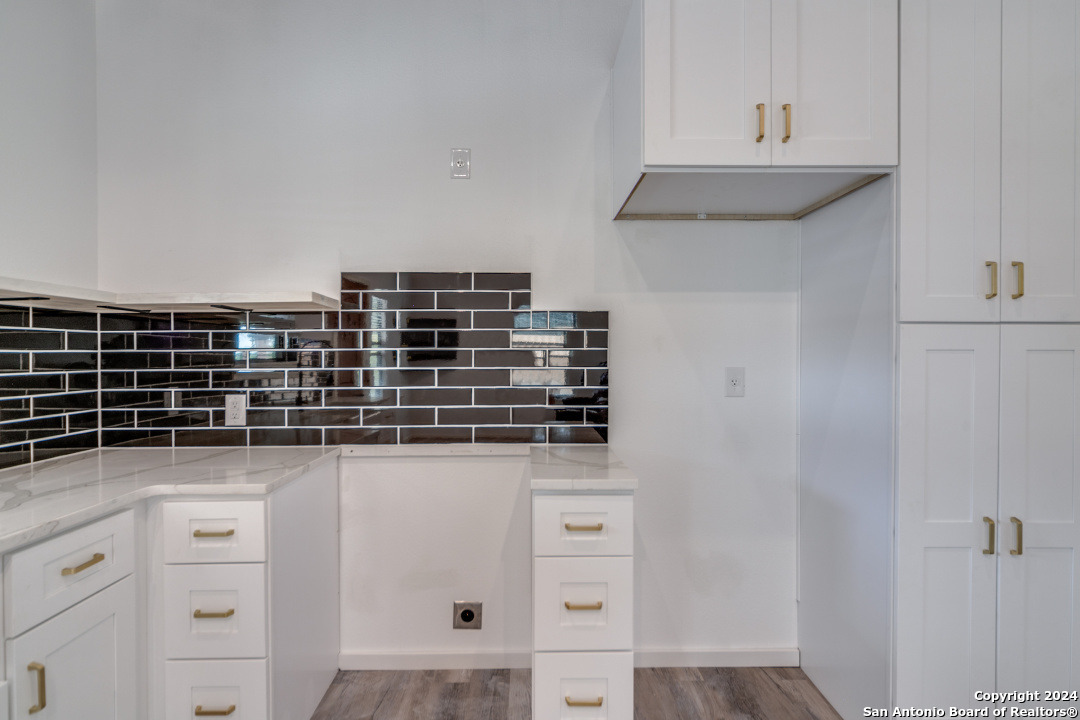 6401 Whartons Dock Bandera TX 78003