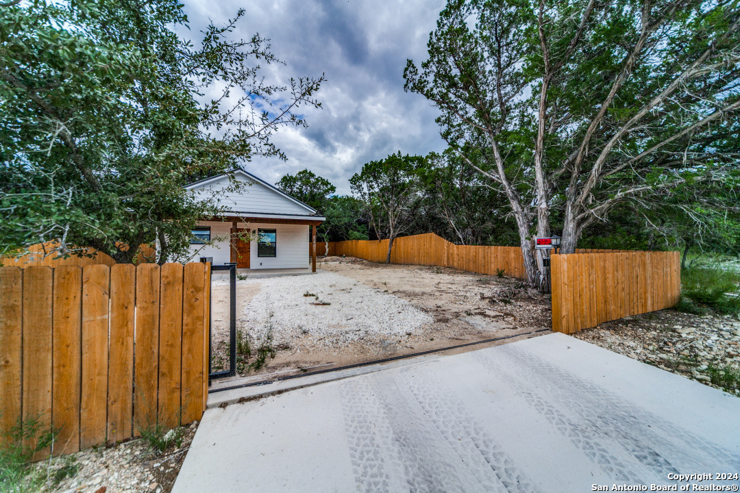 6401 Whartons Dock Bandera TX 78003