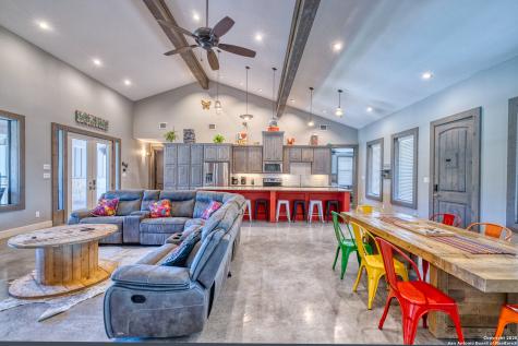 989 Mountain Valley Drive Concan TX 78838