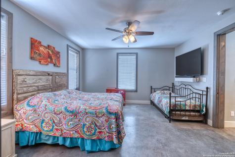989 Mountain Valley Drive Concan TX 78838
