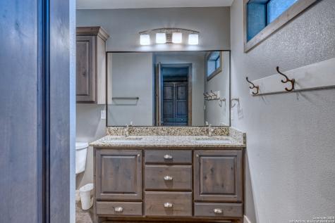 989 Mountain Valley Drive Concan TX 78838