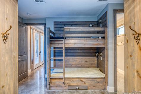 989 Mountain Valley Drive Concan TX 78838