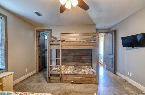 989 Mountain Valley Drive Concan TX 78838