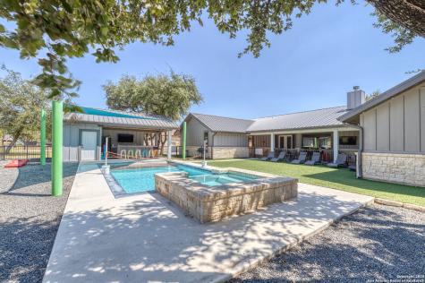 989 Mountain Valley Drive Concan TX 78838