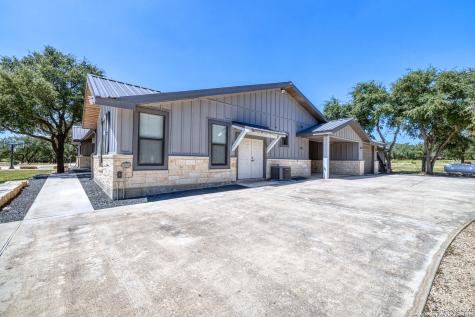 989 Mountain Valley Drive Concan TX 78838