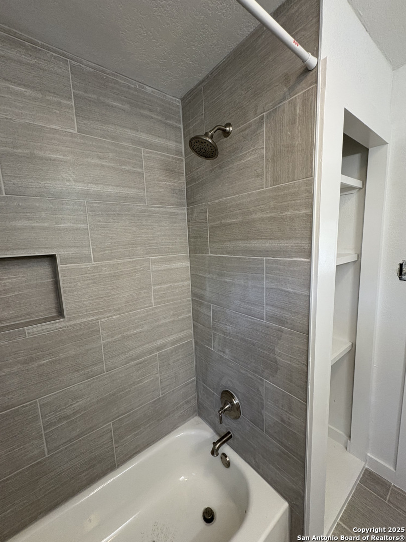 355 Cresham San Antonio TX 78218