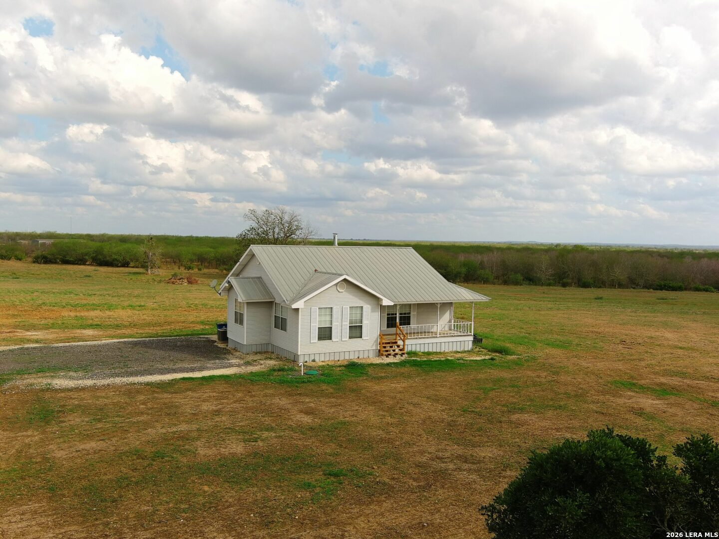 501 S Parker Nixon TX 78140