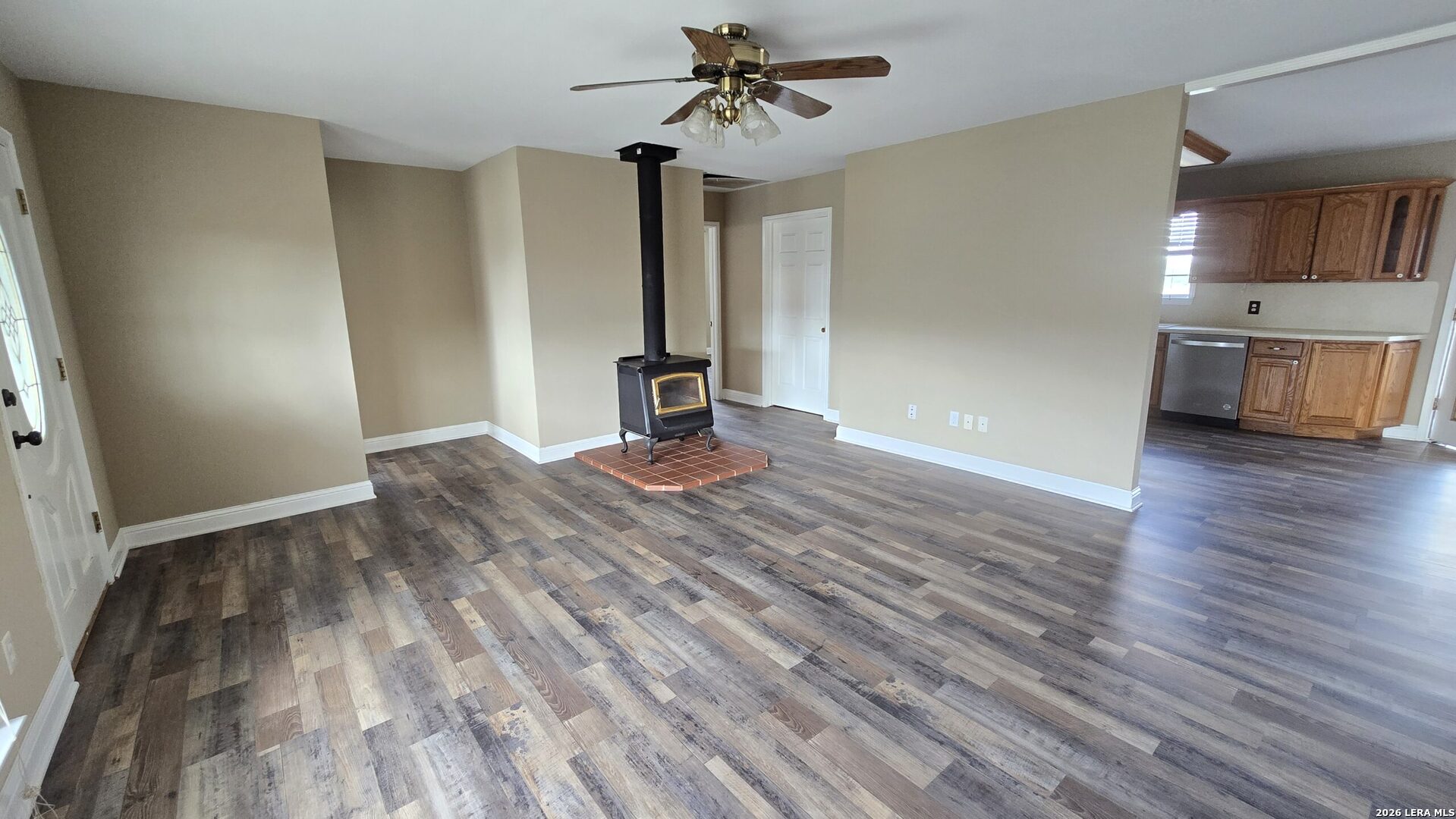 501 S Parker Nixon TX 78140