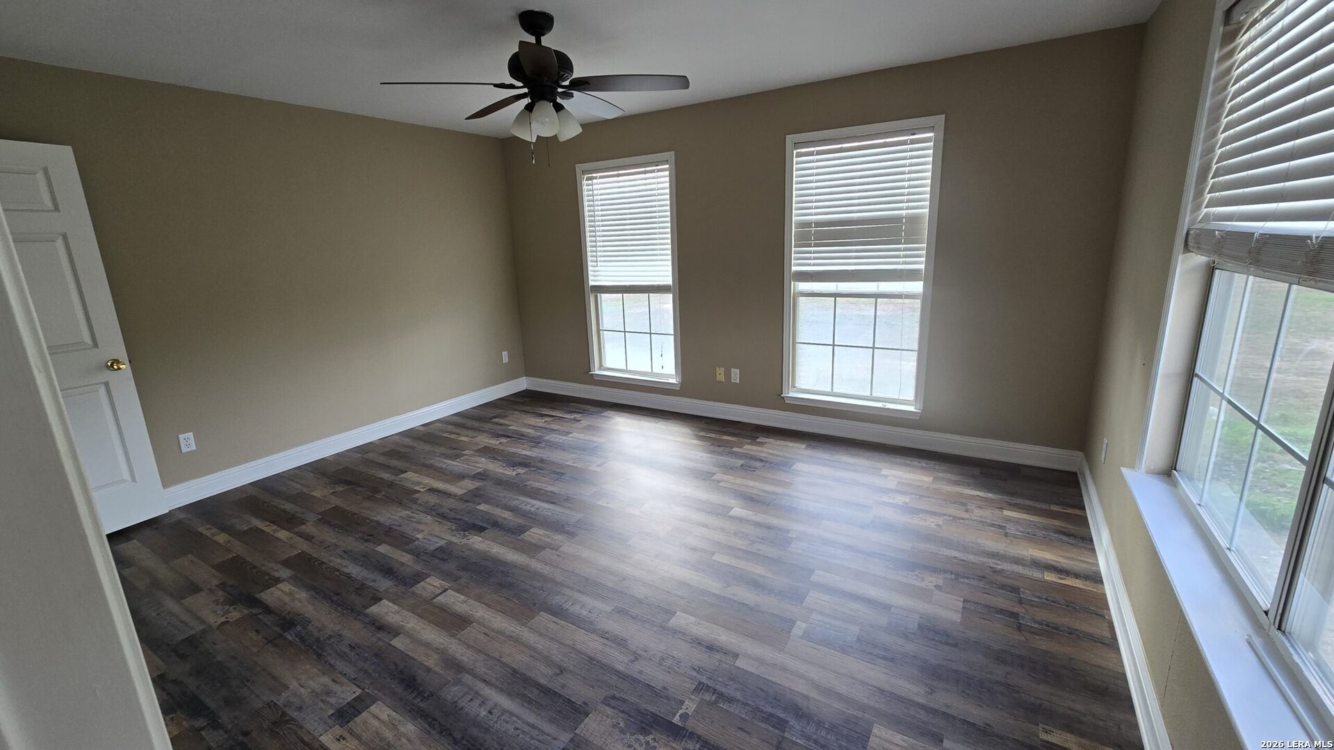 501 S Parker Nixon TX 78140