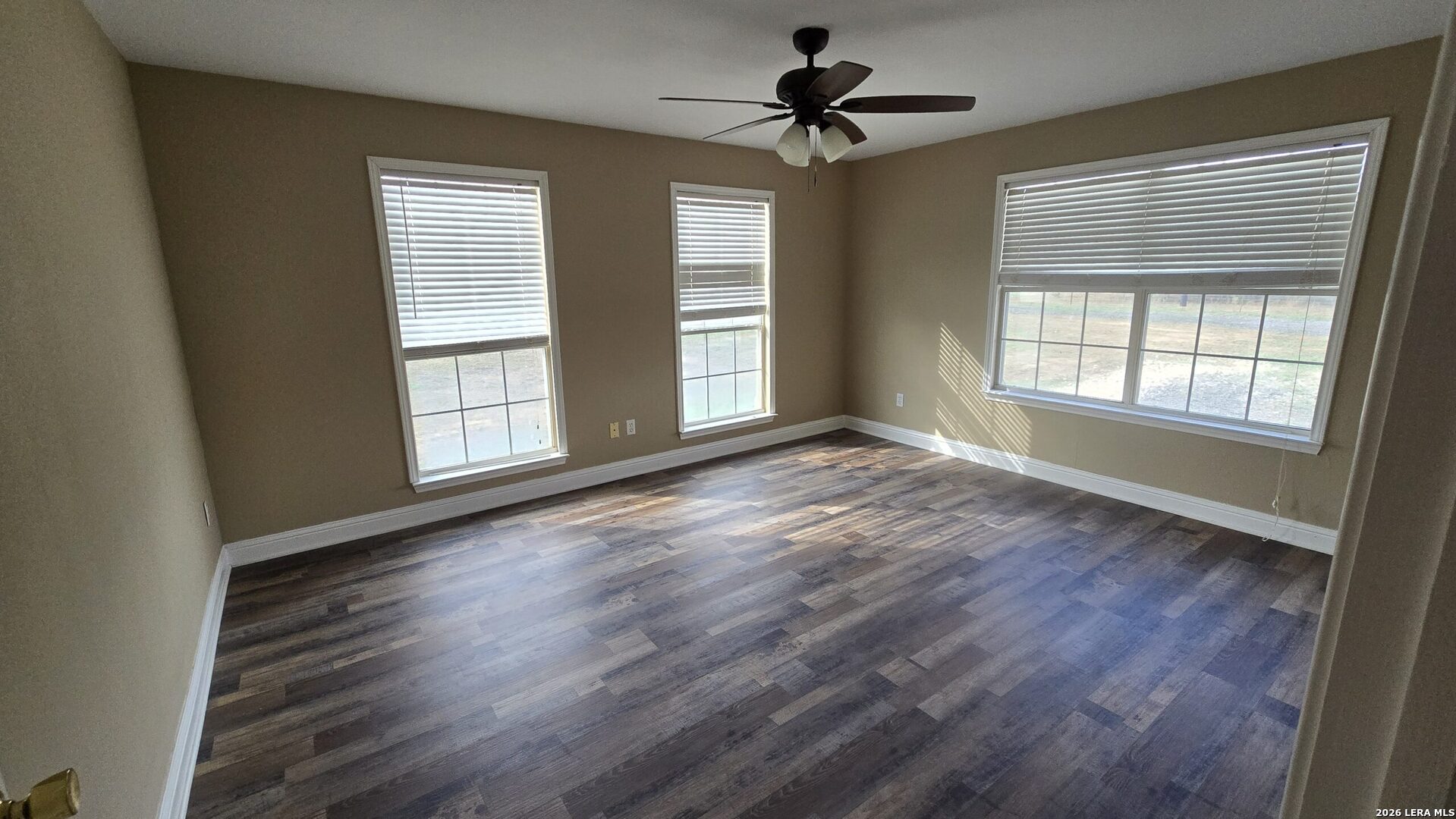 501 S Parker Nixon TX 78140