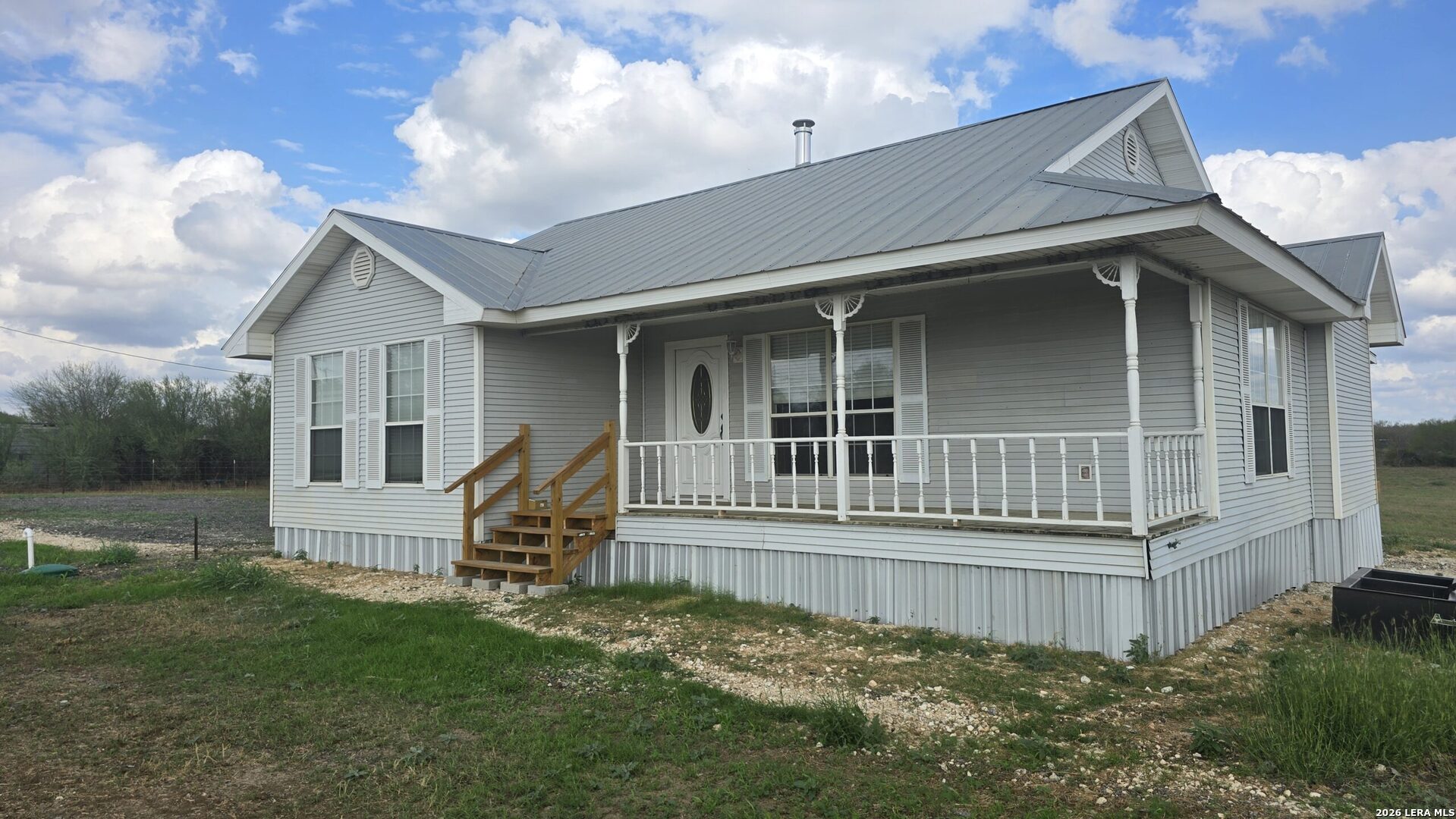 501 S Parker Nixon TX 78140