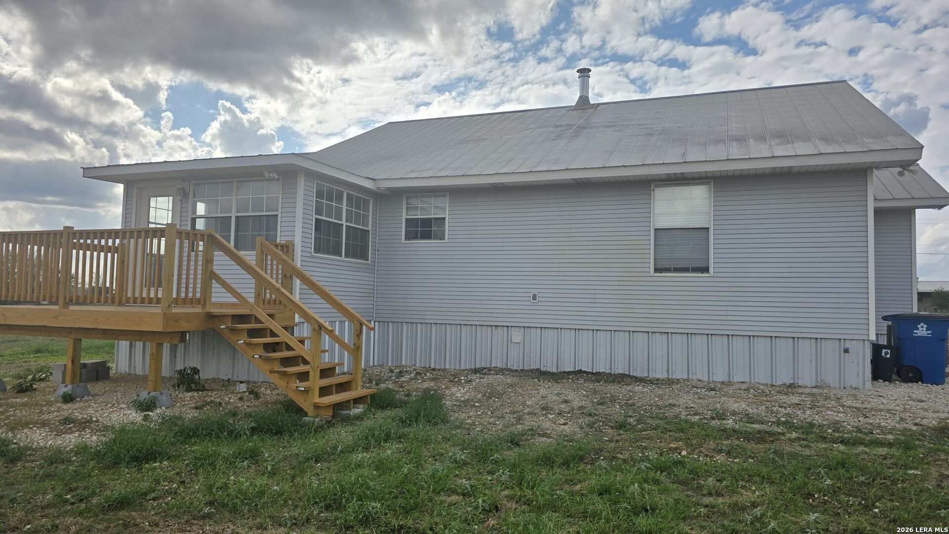 501 S Parker Nixon TX 78140