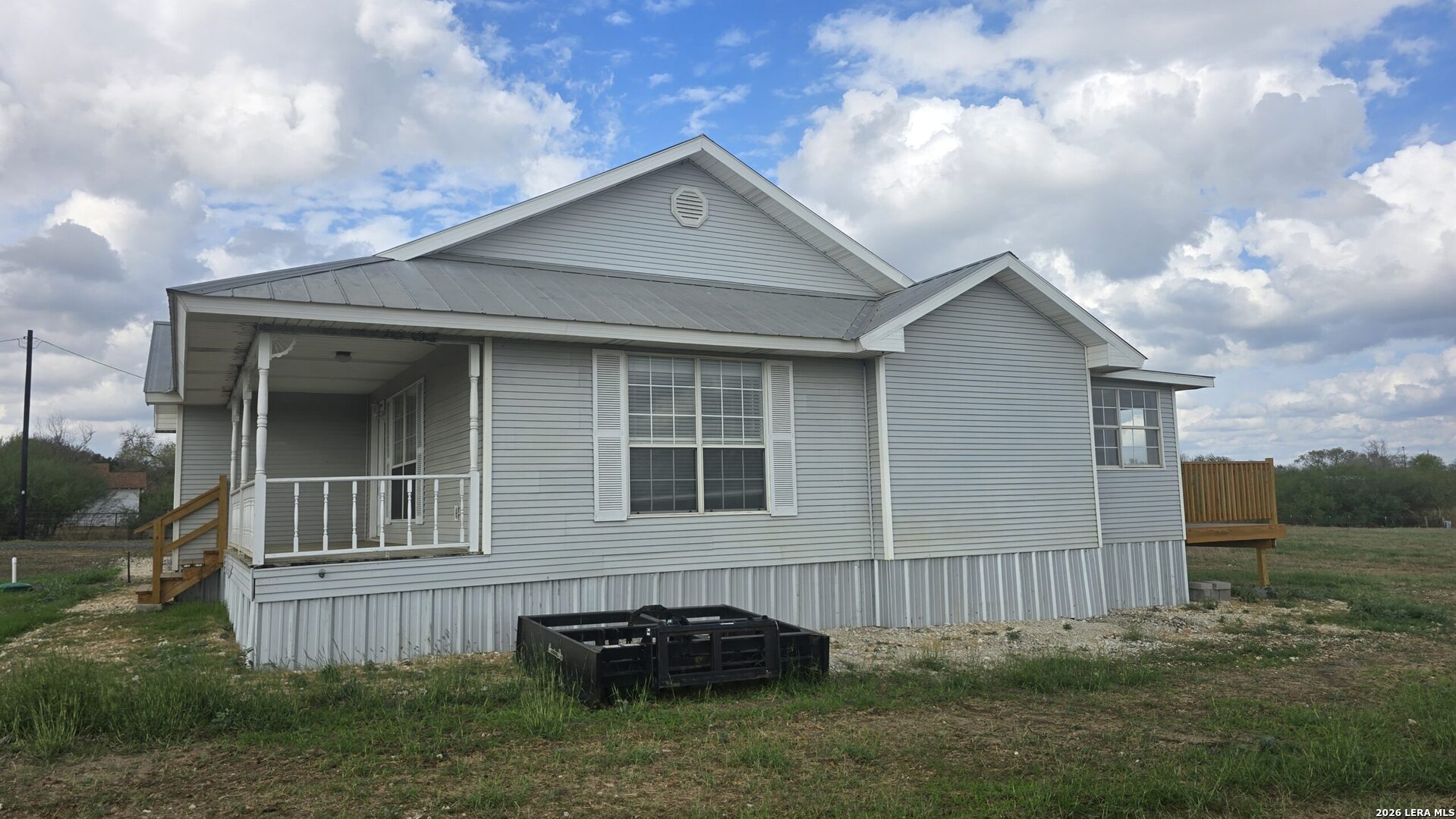 501 S Parker Nixon TX 78140