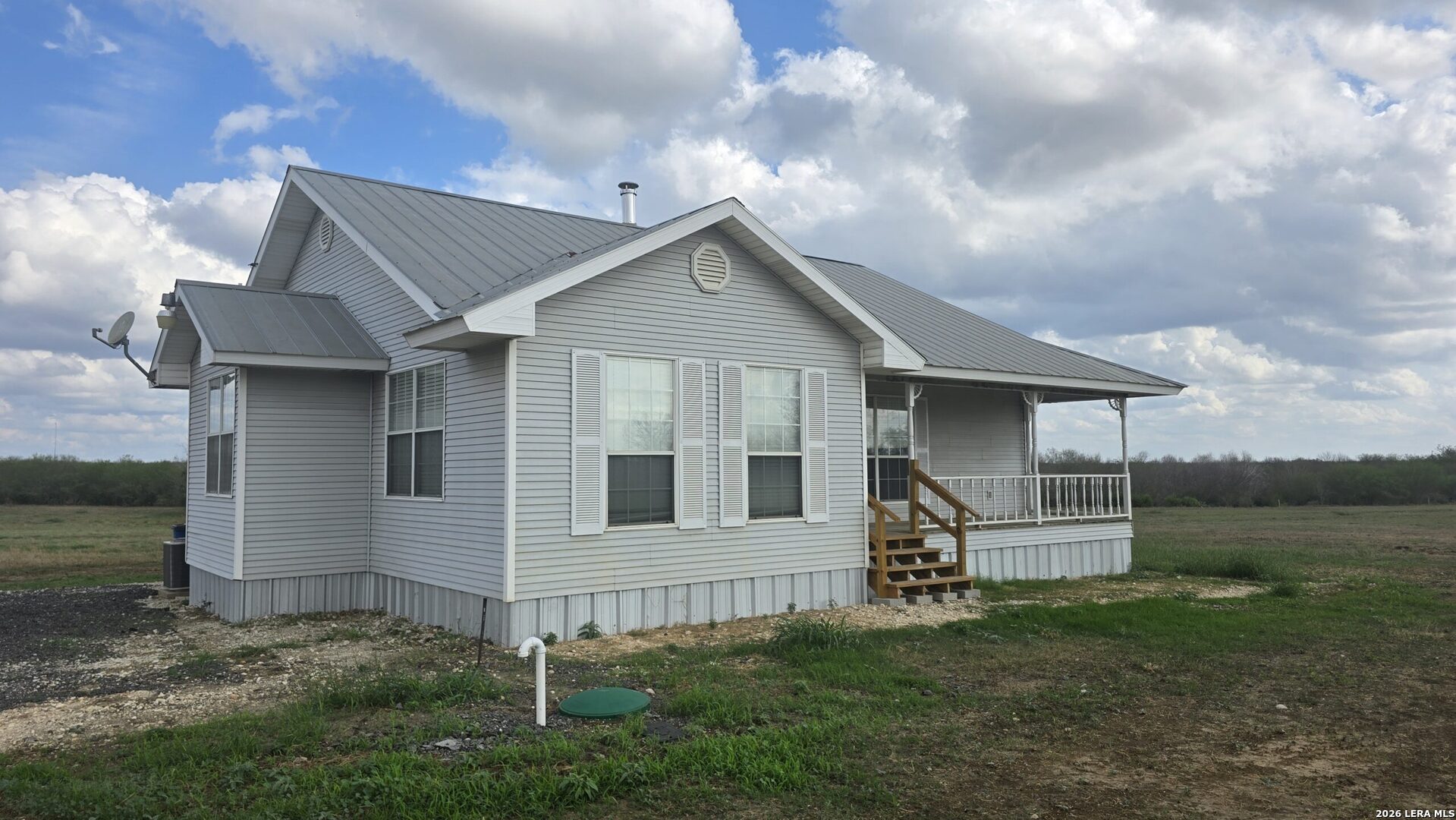 501 S Parker Nixon TX 78140